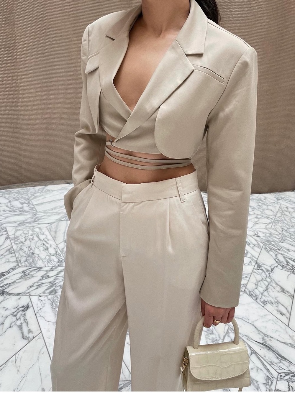 High-Waist Wide-Leg Trousers - Picture 4 of 5